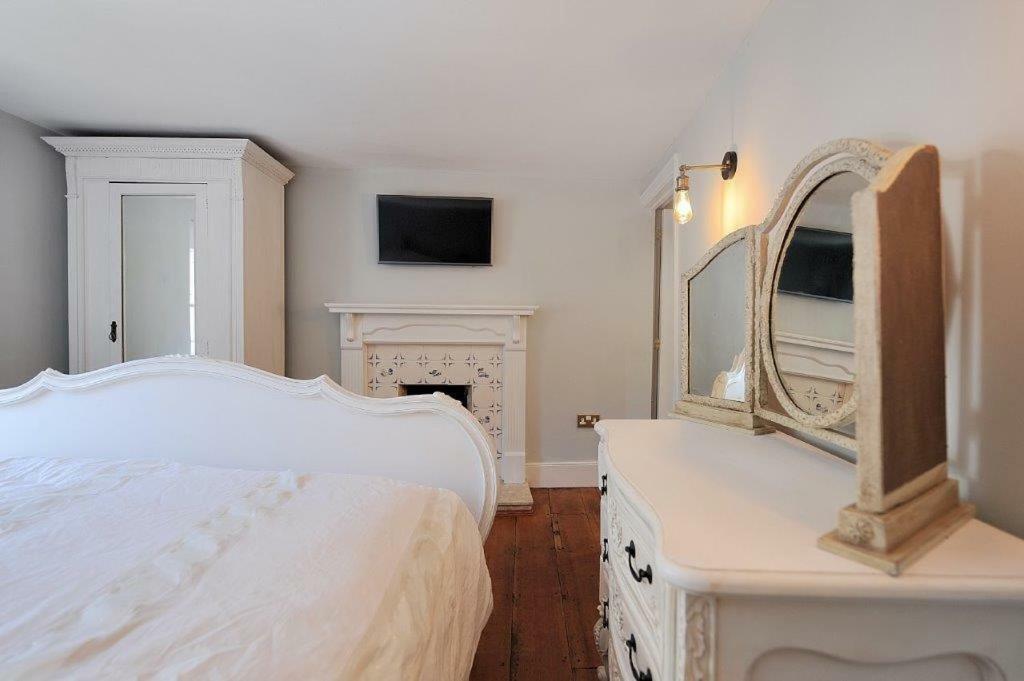 Little Monmouth 4 Bedroom Cottage, Old Town Lyme Regis, Dog Friendly And Parking 外观 照片