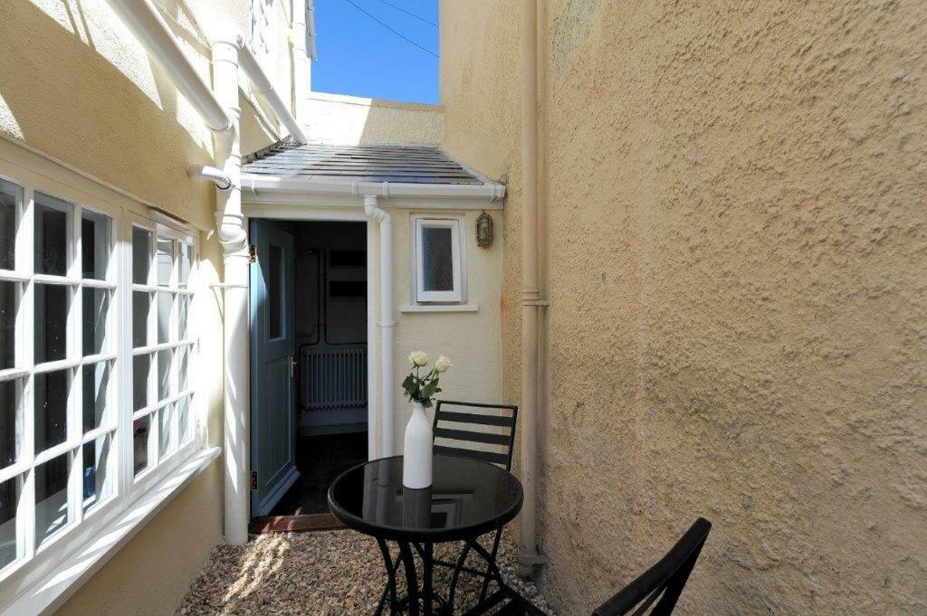 Little Monmouth 4 Bedroom Cottage, Old Town Lyme Regis, Dog Friendly And Parking 外观 照片