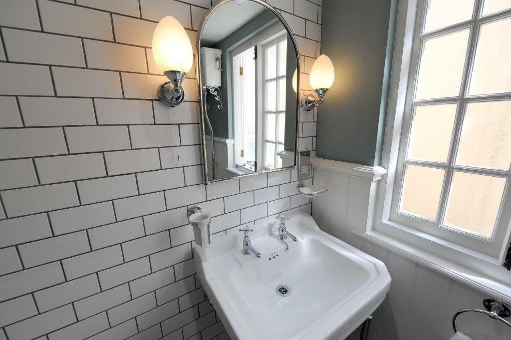 Little Monmouth 4 Bedroom Cottage, Old Town Lyme Regis, Dog Friendly And Parking 外观 照片